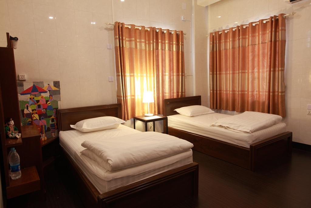 Four Rivers B&B Mandalay Eksteriør bilde